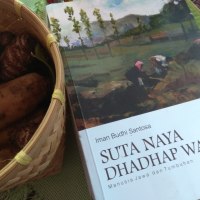 RESENSI BUKU: Suta Naya Dhadhap Waru